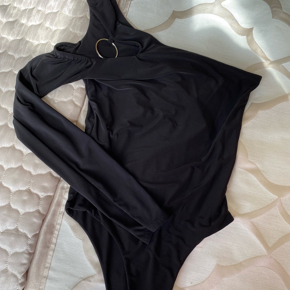 One shoulder Oring Black Bodysuit